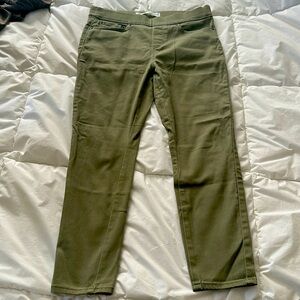 Levi Strauss Pull on skinny soft pants!
